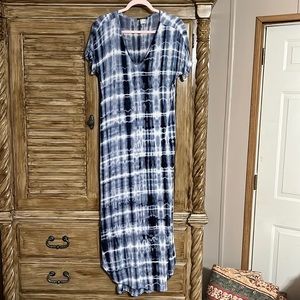 Casual blue and white tie-dye dress
